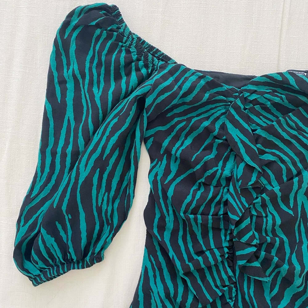 Green Zebra-Print Puff Sleeve Mini Dress - Picture 8 of 10